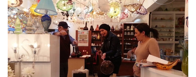 Farzane Aqajane ve Feyza Fuladi Cam Dostları Ailesine katıldılar