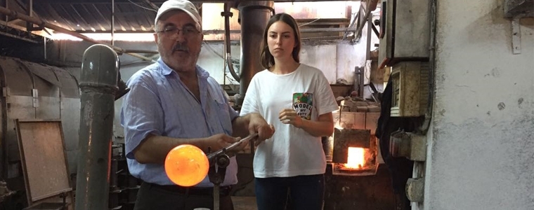 Hande Nurdan Süslü Cam Dostları Ailesine Katıldı