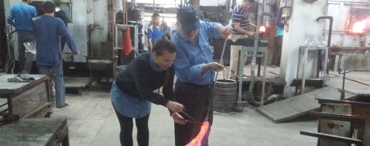 Hürcan Sütlü Cam Dostları Ailesine Katıldı