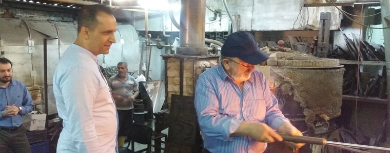 Mohammad Sanati Cam Dostları Ailesine Katıldı