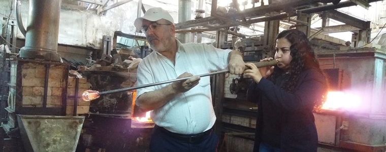Norah Ababatain Cam Dostları Ailesine Katıldı
