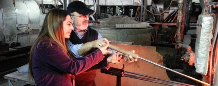 Özge Özdemir Cam Dostları Ailesine Katıldı
