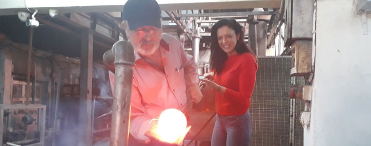 Neslihan Demirbilek Cam Dostları Ailesine Katıldı