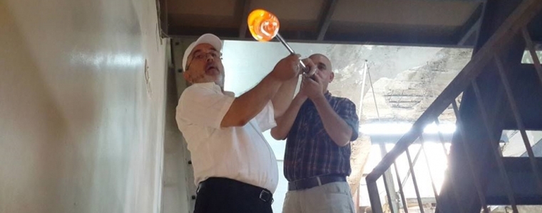 Yeshar Mufti kendi vazosunu üfledi